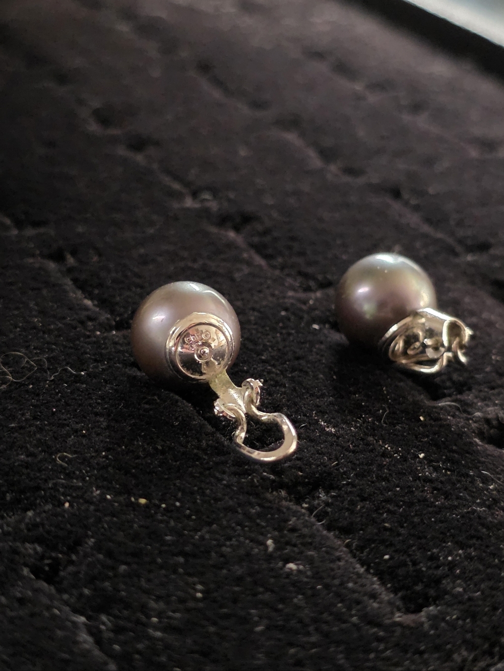 Vintage Christian Dior Grey Faux Pearl Omega Back Earrings Silver Tone Signed - Picture 8 of 10